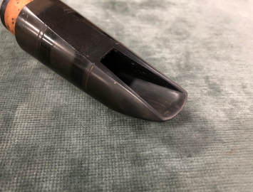 Photo Older Vandoren 3V Hard Rubber Clarinet Mouthpiece – 1.13mm